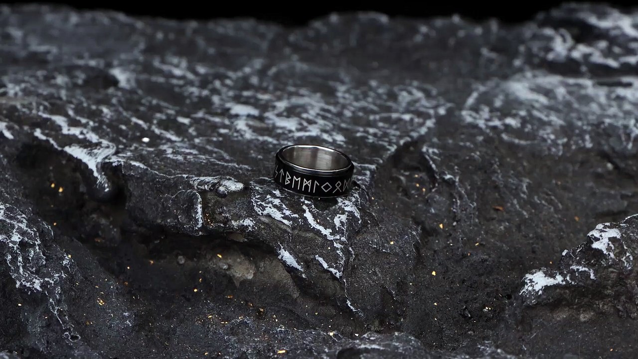 8 Pcs Stainless Steel Rings, High Polished Band Wedding Engagement Fidget Rings Vintage Spinning Rings, Size 7-13.