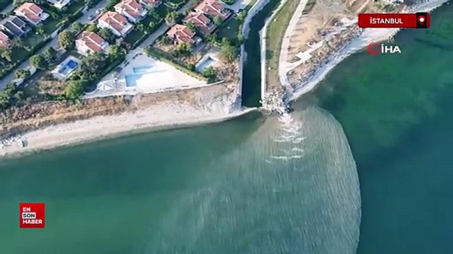 Beylikdüzü sahilinde kirlilik: Marmara Denizi kahverengiye büründü