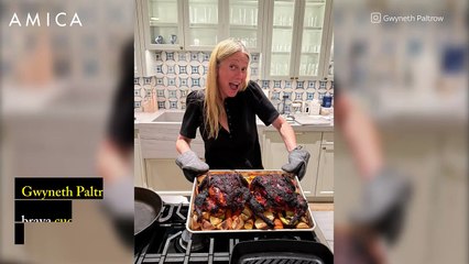 Gwyneth Paltrow cucina “in topless” in Toscana: l’ironia della figlia Apple