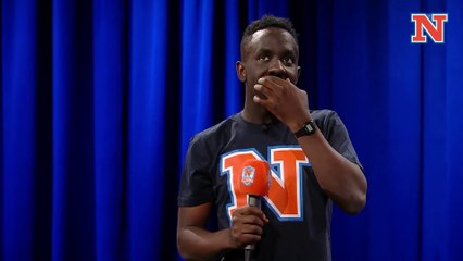 Melvin Kakooza lip synger Bamses 'Hvorfor går Louise til bal' | Natholdet | 2018 | TV2