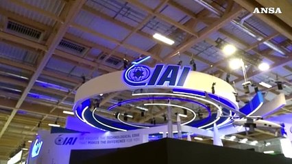Parigi oscura gli stand israeliani al Salone aeronautico