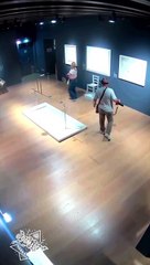 Turistas rompieron la silla Van Gogh de cristales Swarovski en un museo de Verona