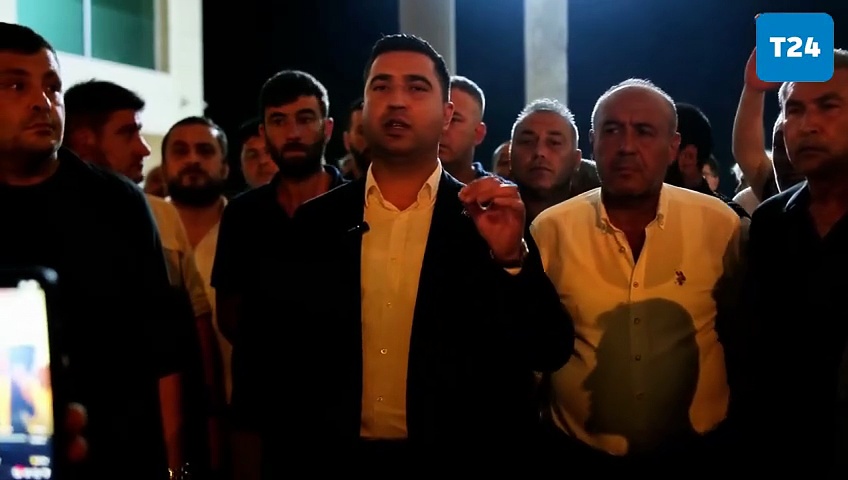 CHP'li belediyeye taşlı saldırı: Failler yakalanana kadar buradayız!