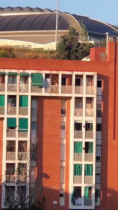 Un grupo de personas asalta la vivienda okupada de unos ladrones en Can Clos (parte 1)