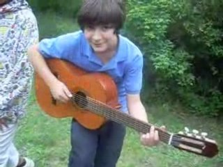 Guitare chez Kantin.