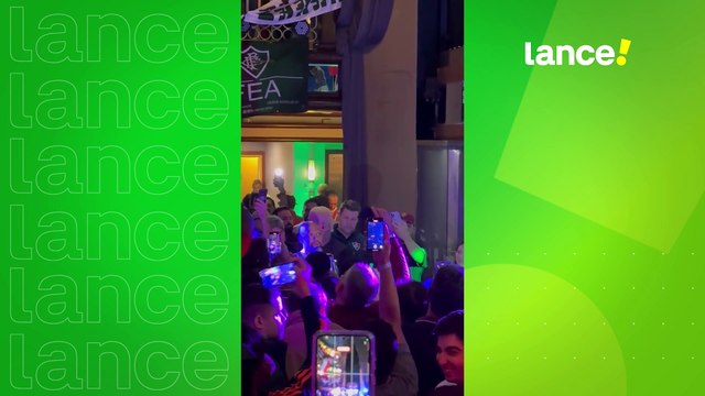 Ex-jogador do Fluminense, Felipe Melo faz discurso vibrante para torcedores tricolores