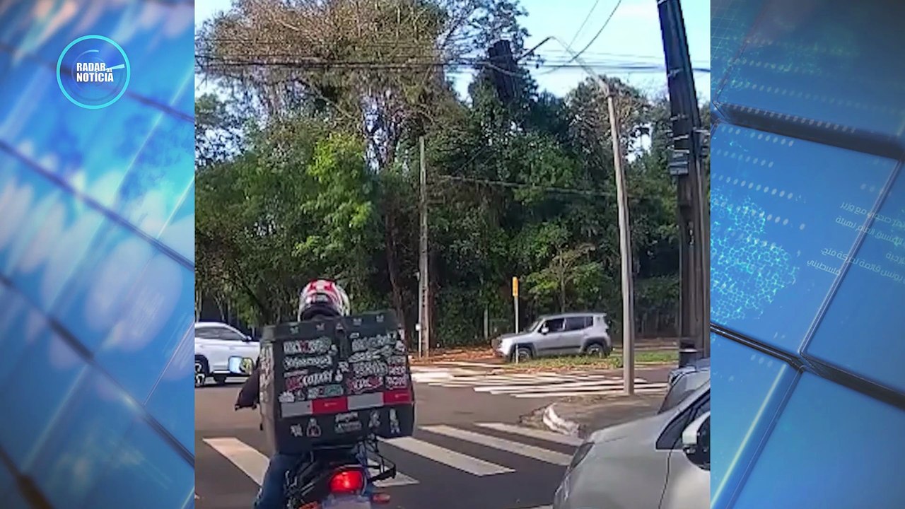 Vídeo flagra batida de Peugeot em carro parado em Maringá