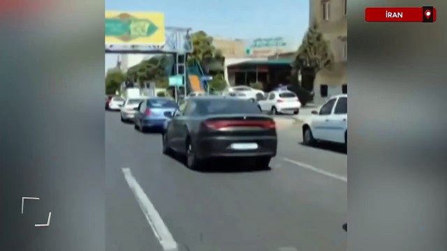Tahran'da yüzlerce metrelik kaçış kuyruğu