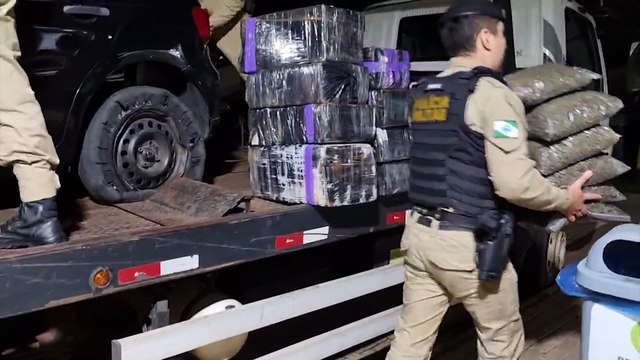 PM apreende 418 kg de maconha e prende suspeito após perseguição na BR-277 em Cascavel