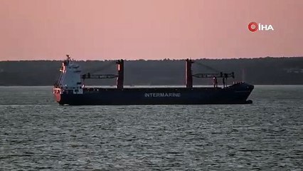 Çanakkale Boğazı'ndan Geçen Yük Gemisinde Yangın Çıktı