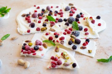 Tejas de yogur y fruta