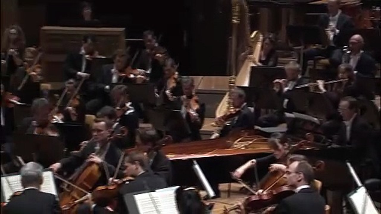 Stravinsky: Petrushka / Sonajero · Filarmónica de Berlín