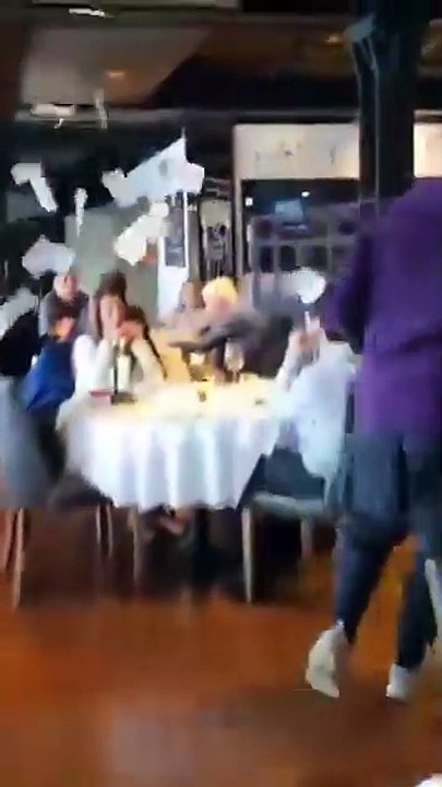 Cristina Kirchner presa: el video del escrache de agrupaciones kirchneristas en dos reconocidos restaurantes