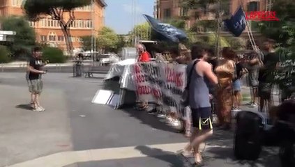 Universit?, la protesta degli studenti: in tenda fuori dalla Regione Lazio contro chiusura studentati