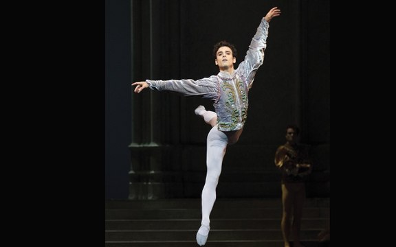 Andrea Sarri in 'Il lago dei cigni' di Čajkovskij