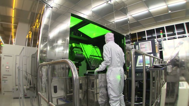 LG디스플레이, OLED 신기술에 1조 2천억 투자...새 정부 1호 투자 / YTN