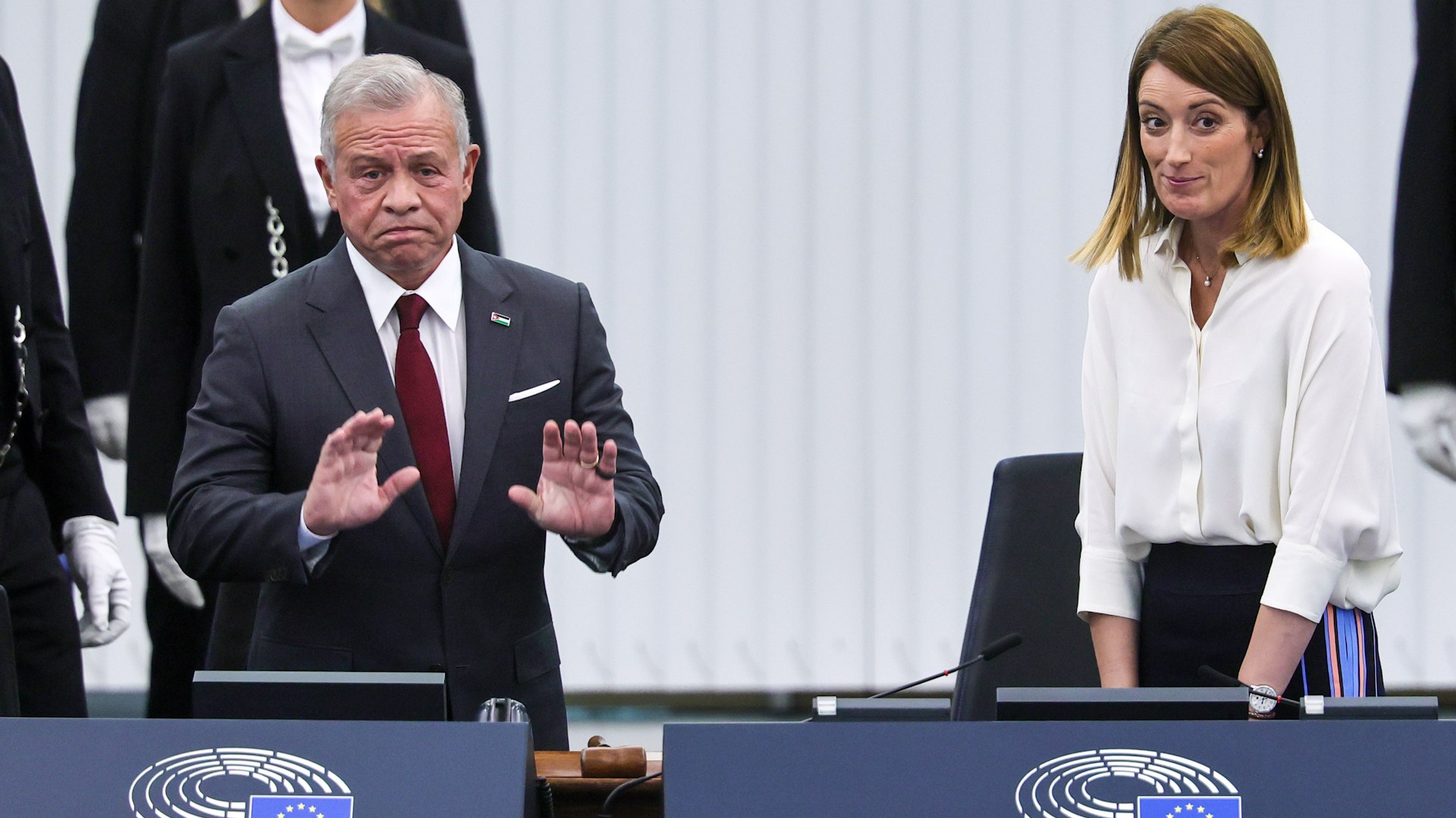 ey Abdal� II de Jordania advirti� este martes de que la expansi�n de la ofensiva de Israel hacia Ir�n "hace imposible" saber d�nde acabar�n "los l�mites de este campo de batalla" tras a�os de "una transgresi�n tras otra" del ej�rcito israel� en Gaza y Cisjordania.