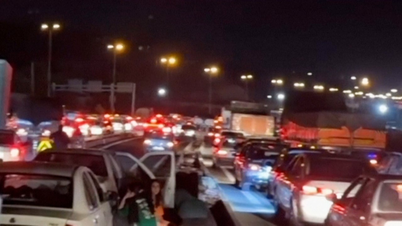 Guerre Israël-Iran : la fuite d'habitants de Téhéran provoque des embouteillages monstres