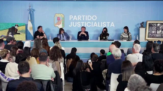 Máximo Kirchner sobre Cristina: Les molesta ver a una mujer bailando en el balcón
