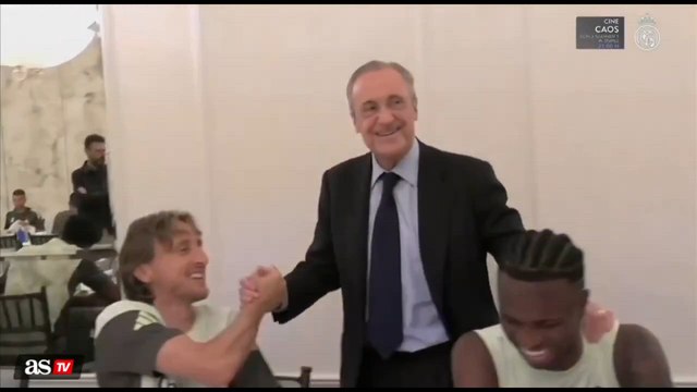 FLORENTINO lands in the USA and VISITS the REAL MADRID STAFF and XABI ALONSO at the HOTEL.