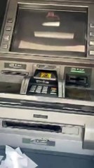 Ciberataque paraliza servicios bancarios en Irán y desata pánico entre la población (VIDEO)