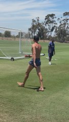 La viral práctica de Luis Enrique en pleno Mundial: earthing-grounding