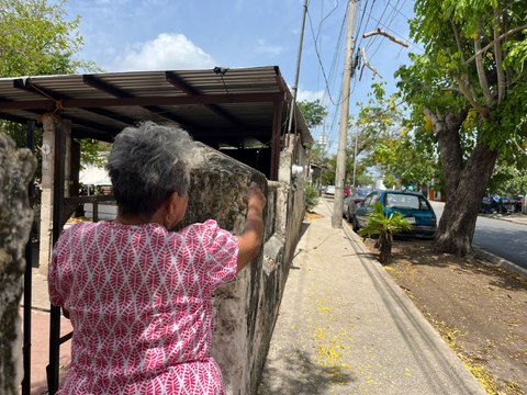 Vecinos de Miraflores en Mérida exigen cambio de transformador por constantes apagones