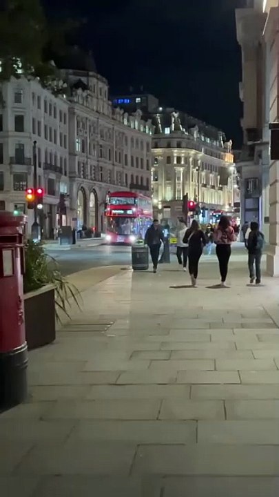 🇬🇧 No commentary, just pure London 4k vibes 🎧🚶