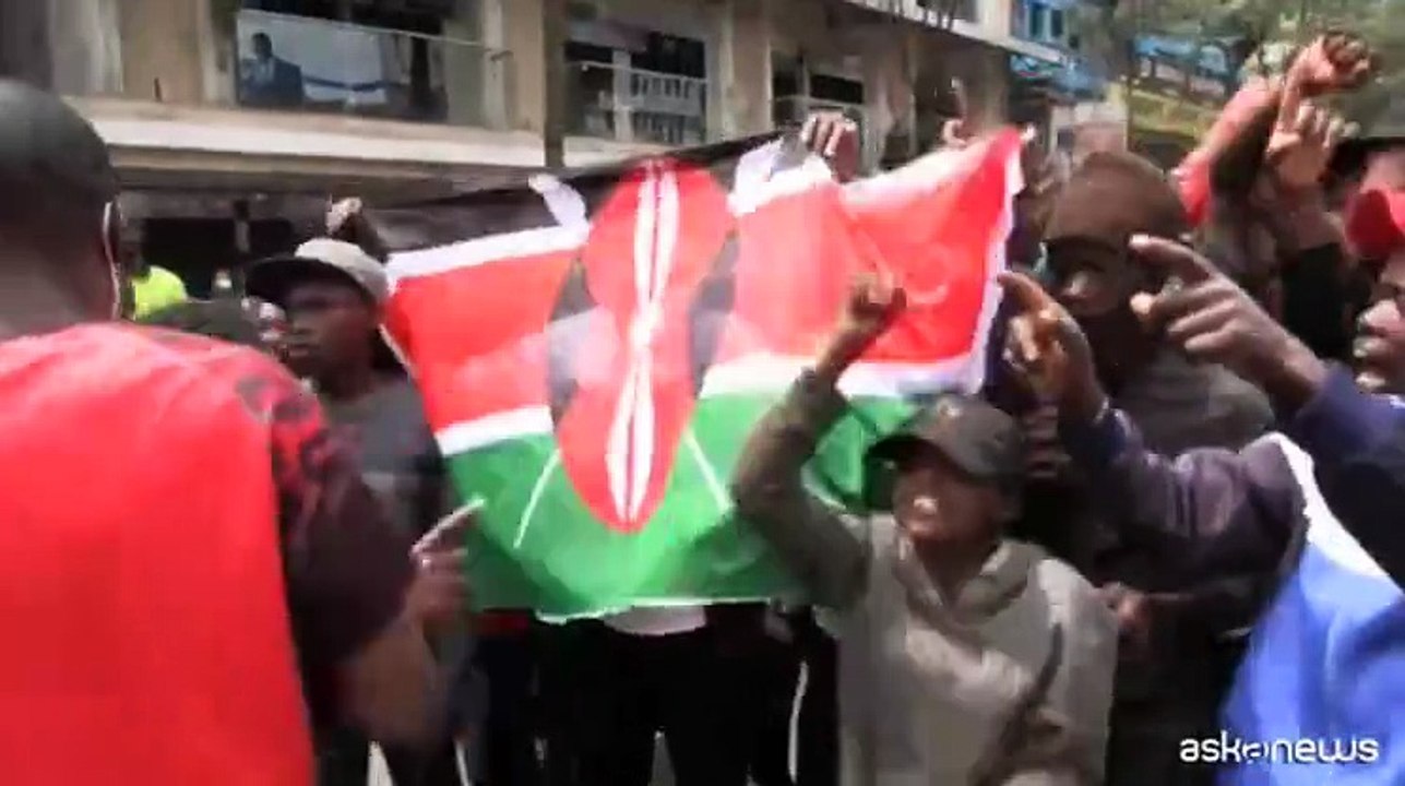 Proteste in Kenya, a Nairobi negozi chiusi e autisti fermi