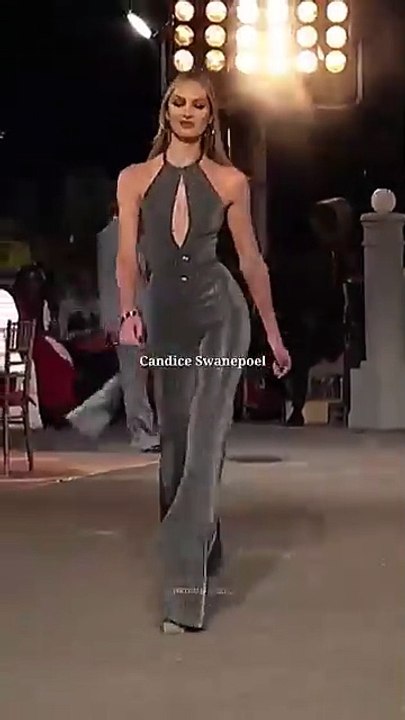 Super 3 models walk💃