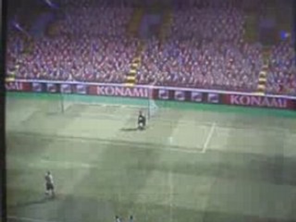 Tete plongeante Eto'o extérieur surface