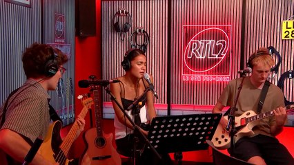 LIVE : Olivia Dean Perform