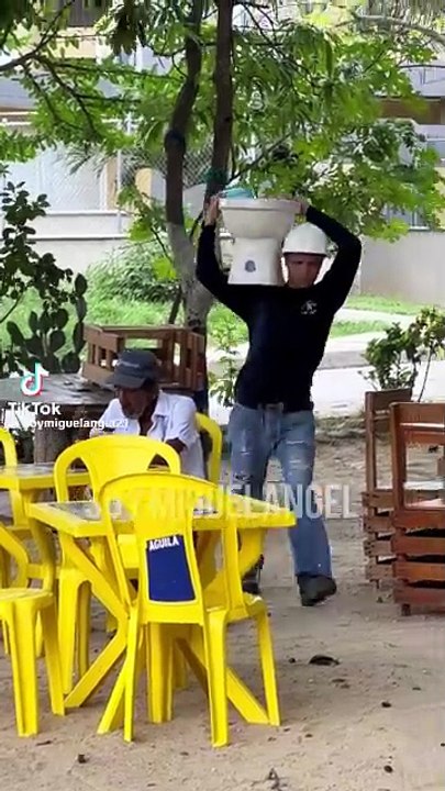 Funny video, tention relief, comedy, be happy.