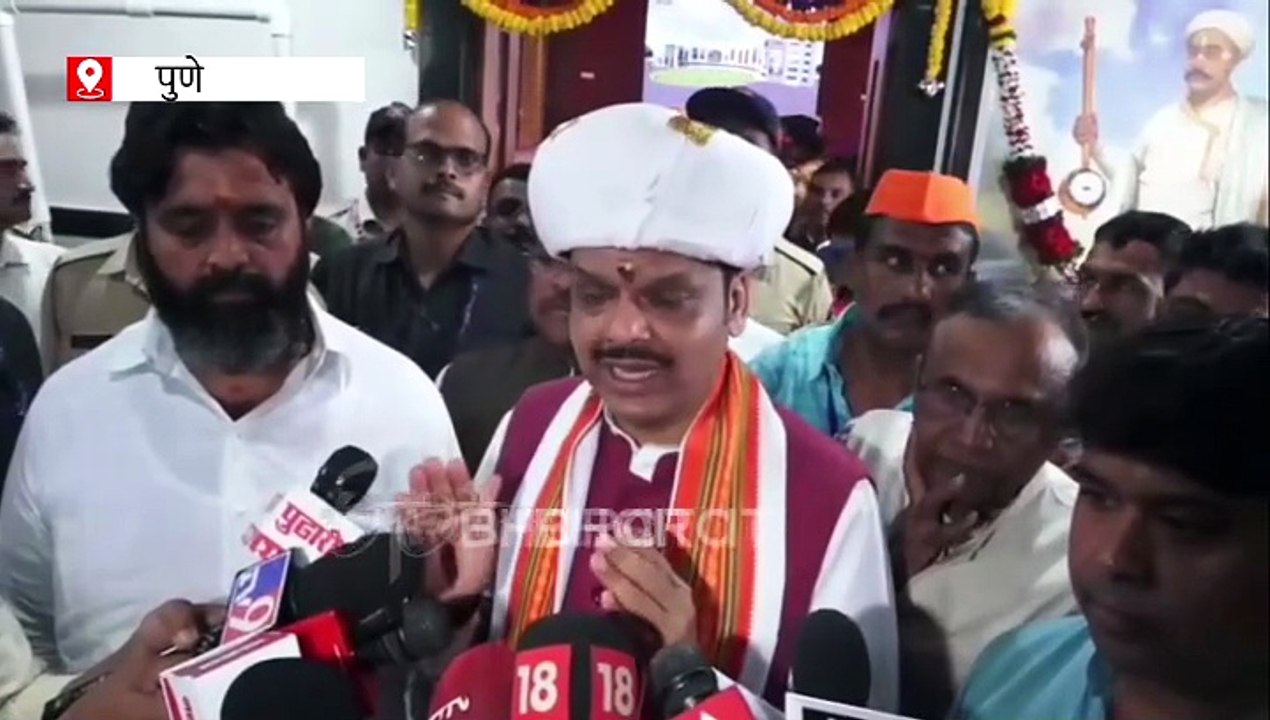 आपण इंग्रजीचा पुरस्कार करतो आणि भारतीय भाषेचा तिरस्कार करतो, हे योग्य नाही - मुख्यमंत्री