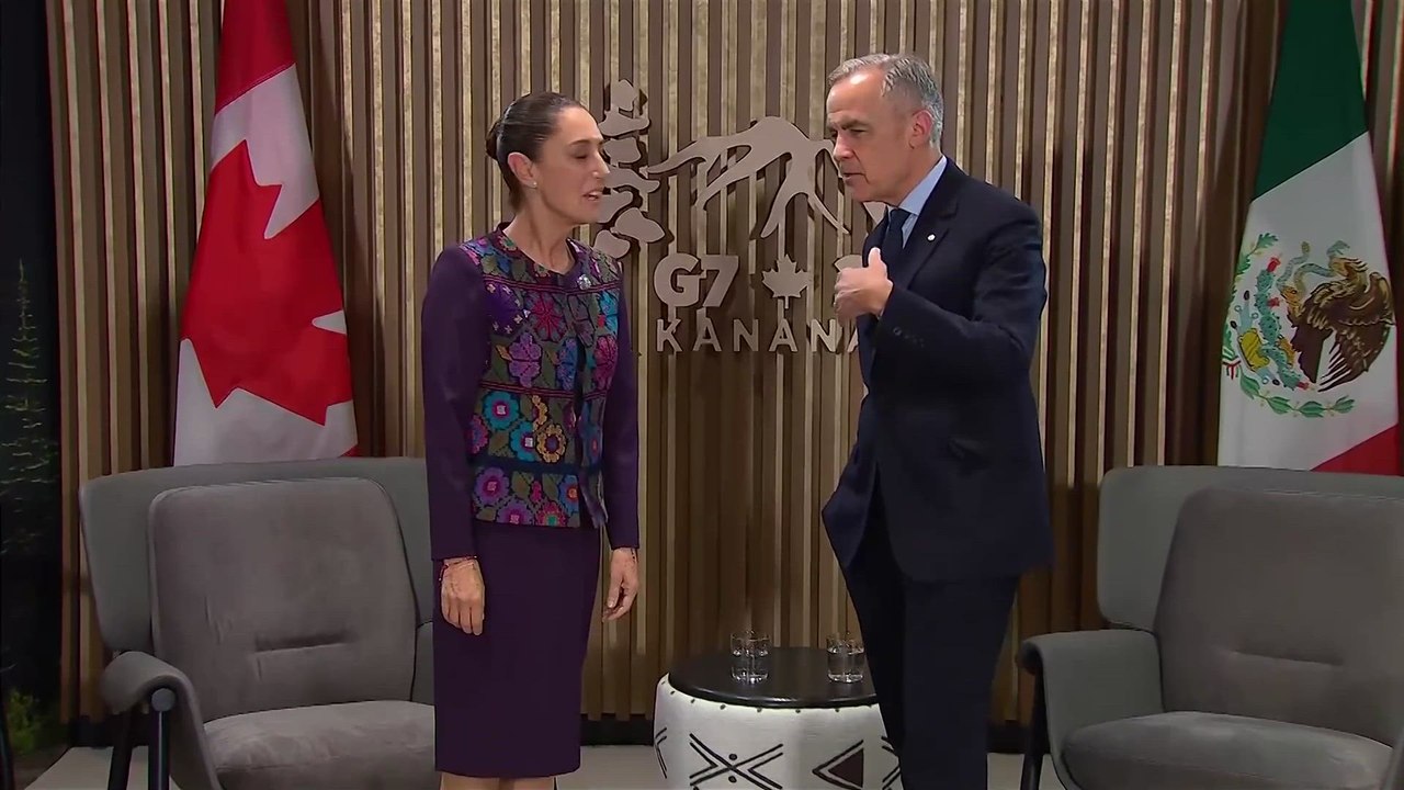 Claudia Sheinbaum shocks with viral gift to Mark Carney