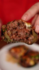 Delicious Fusion: Cheese, Beef & Egg Combo That Will Wow Your Taste Buds! 🧀🥩🥚