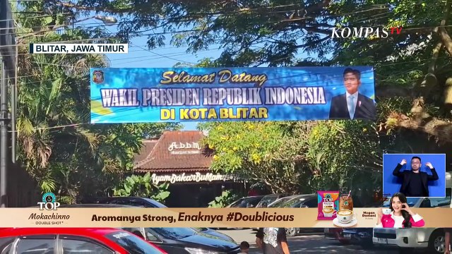 Aksi 3 Mahasiswa Bentangkan Poster ke Arah iring-iringan Wapres Gibran Rakabuming