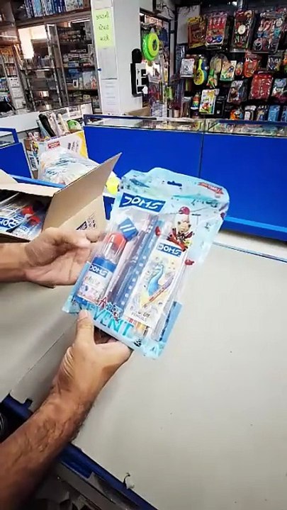 Unboxing and Review of Doms Art Carnival Art Kit with Sketching and Drawing Paper 200GSM