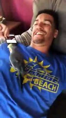 Jealous Bird Won’t Let Mom Date — Until This Happens 💚😂