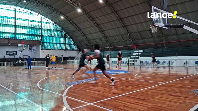 Seleção Brasileira de basquete feminino treina no Corinthians