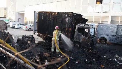 Incendio en una nave del polígono de San Cristóbal en Valladolid