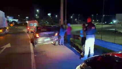 Ford Ka e Honda Civic se envolvem em acidente no Trevo Cataratas