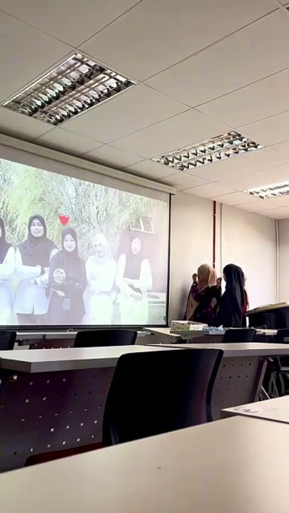 “Tak Tahan Sebak…” – Rakan Sekumpulan Arwah Nurul Izyanti Menangis Lepas Pembentangan Assignment