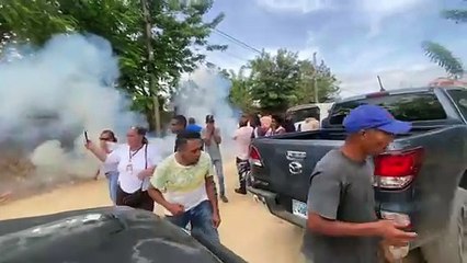 Detienen a sacerdote y líderes comunitarios en Sosúa durante protesta por terrenos en Cerro Alto