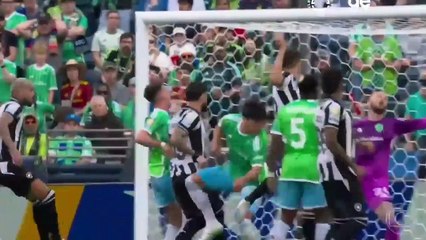 FUTEBOL EM PÂNICO > Os Brasileiros Esculacha na Estreia de Super Mundial