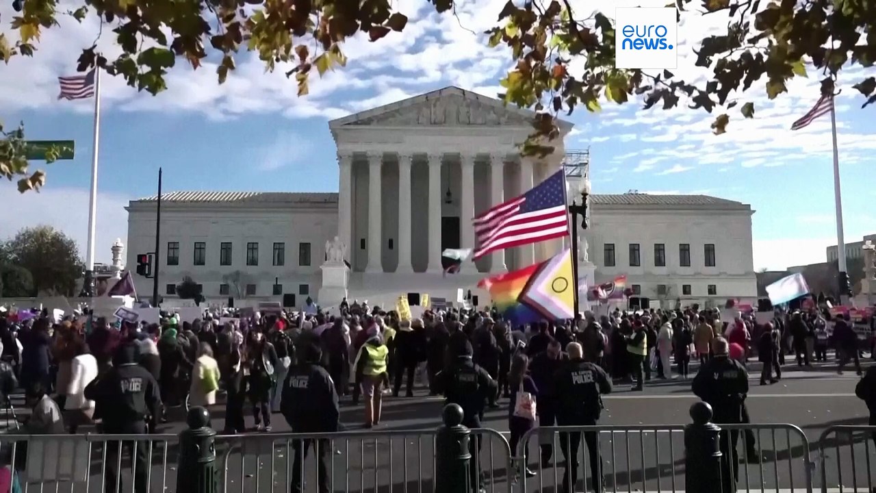 Верховный суд США поддержал закон, ограничивающ...
