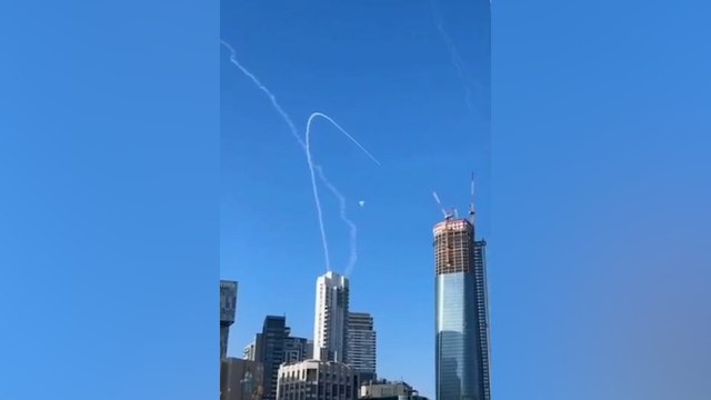 İran'dan, israil'e balistik füze saldırısı