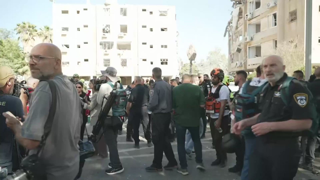 AFTERMATH OF IRANIAN MISSILE STRIKE NEAR HOLON: EXPLOSION DAMAGES BUILDINGS