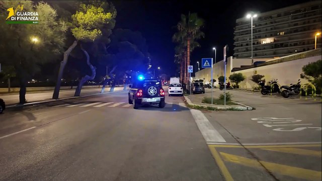 GdiF BARI: IN CORSO DI ESECUZIONE PERQUISIZIONI NEI CONFRONTI DI 8 SOGGETTI PER CORRUZIONE, TURBATA LIBERTA’ DEGLI INCANTI, TRAFFICO ILLECITO D’INFLUENZE E FALSO (19.06.25)