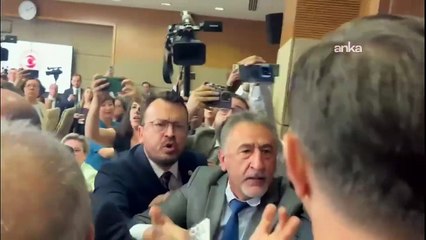 Mustafa Varank ve Orhan Sarıbal arasında tartışma